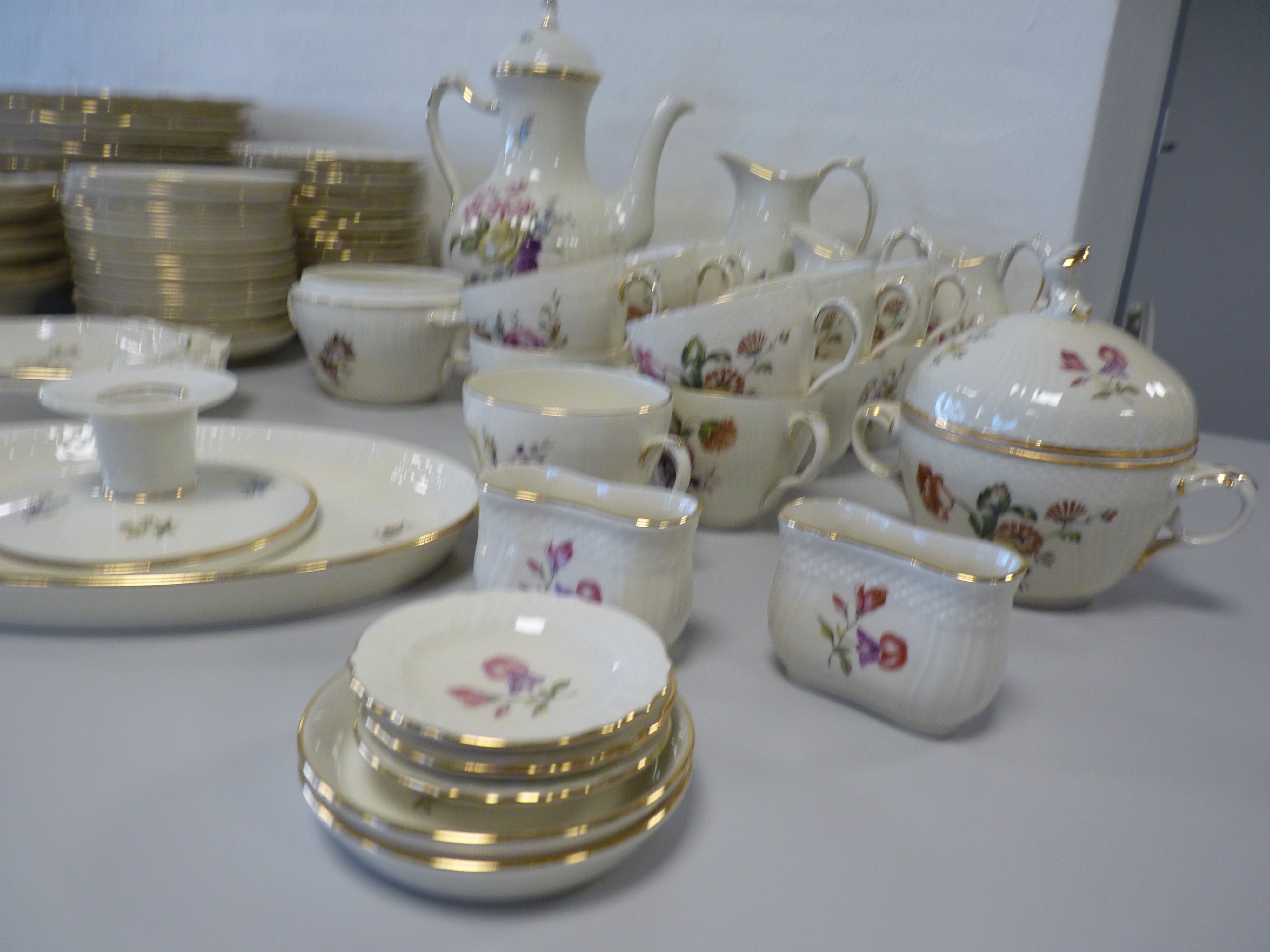 Royal Copenhagen, Frijsenborg stel